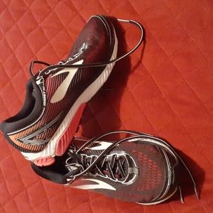 Brooks sneakers